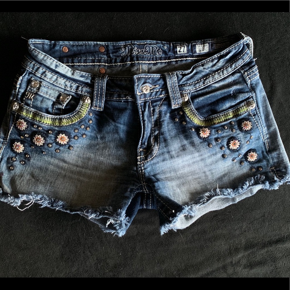 EUC SZ 27 Miss Me Jean Shorts